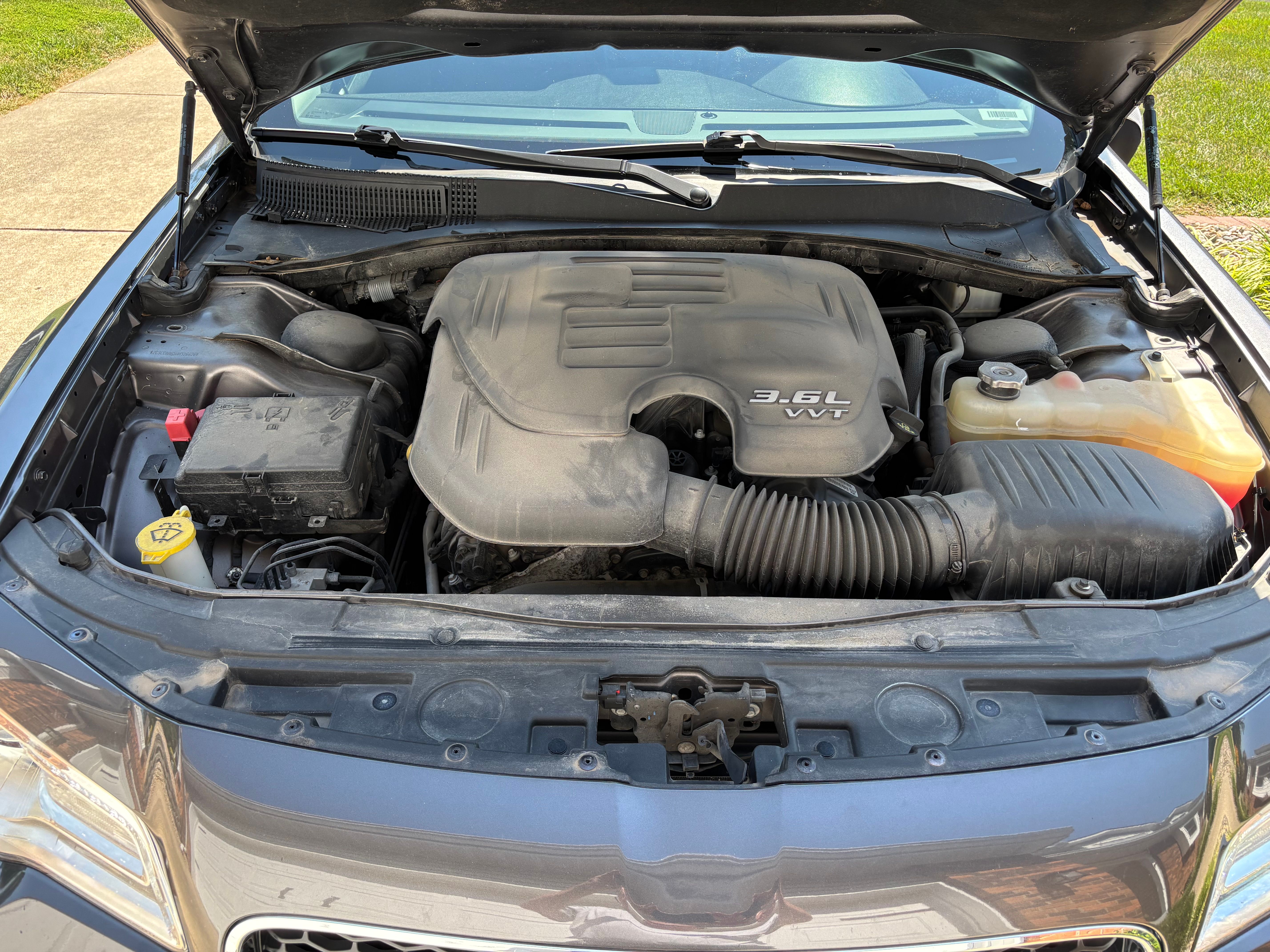 Used 2017 Chrysler 300 Limited w/ Value Package RWD image 12