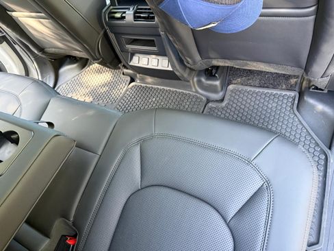 Used 2026 Land Rover Defender 110 S image 28