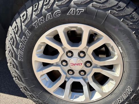 Used 2015 GMC Sierra 1500 SLE image 10