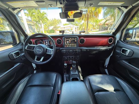 Used 2019 Jeep Wrangler Unlimited Rubicon image 9