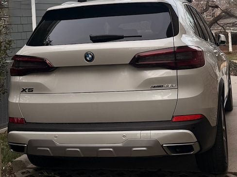 Used 2022 BMW X5 xDrive45e w/ Executive Package image 2
