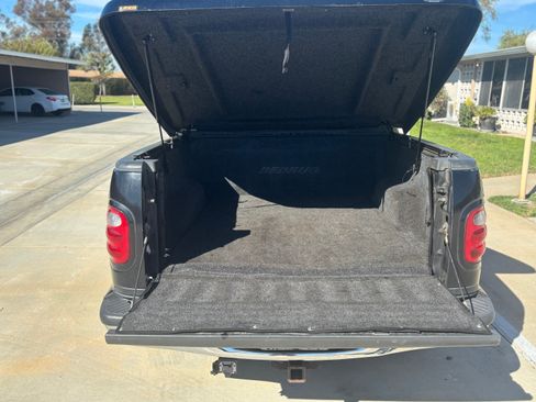 Used 2001 Ford F150 Harley-Davidson image 6