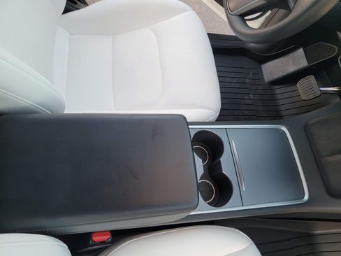 Used 2023 Tesla Model Y Long Range image 16