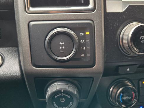 Used 2018 Ford F150 Raptor w/ Equipment Group 802A Luxury image 26