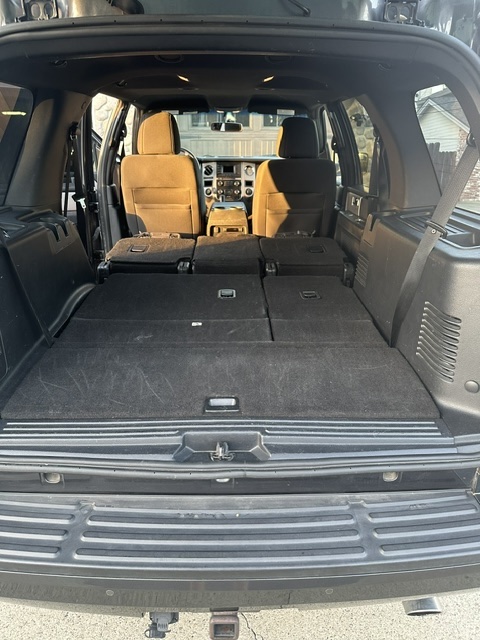 Used 2017 Ford Expedition XLT AWD/4WD image 13