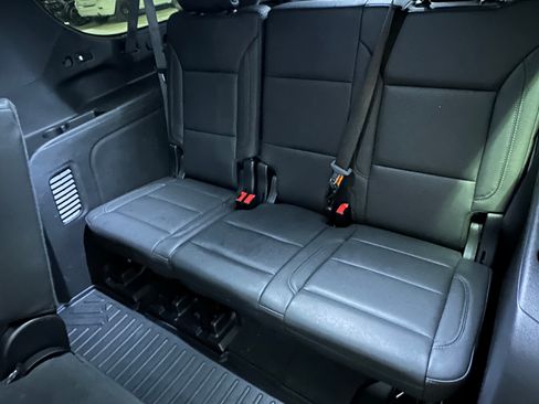 Used 2023 Chevrolet Suburban LT image 20