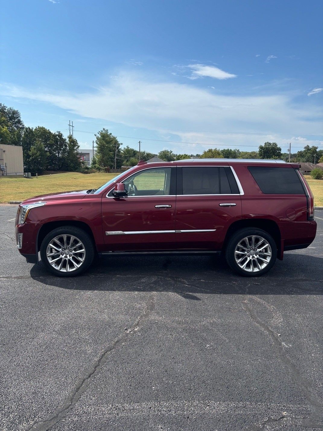 Used 2017 Cadillac Escalade Premium Luxury AWD/4WD image 11
