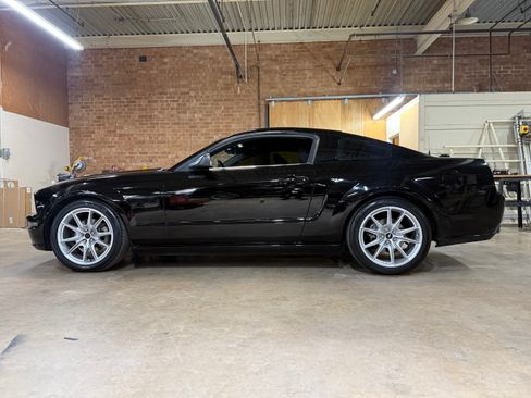 Used 2006 Ford Mustang GT Premium RWD image 6