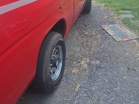 Used 1995 Nissan Pickup XE image 12