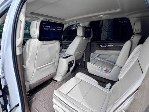 Used 2022 GMC Yukon Denali w/ Denali Ultimate Package image 8