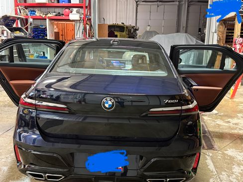 Used 2024 BMW 760i xDrive w/ Executive Package image 5