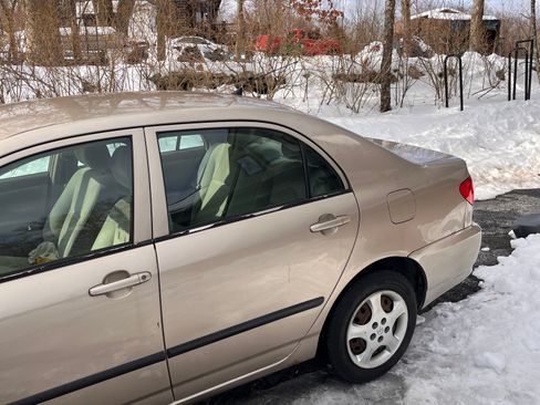 Used 2005 Toyota Corolla CE image 4