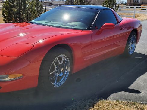 Used 2002 Chevrolet Corvette Coupe w/ Preferred Equipment Group2 image 2