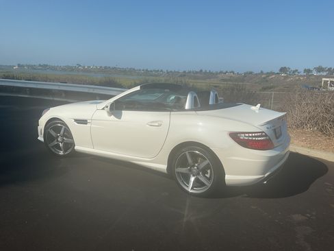 Used 2015 Mercedes-Benz SLK 250 image 12