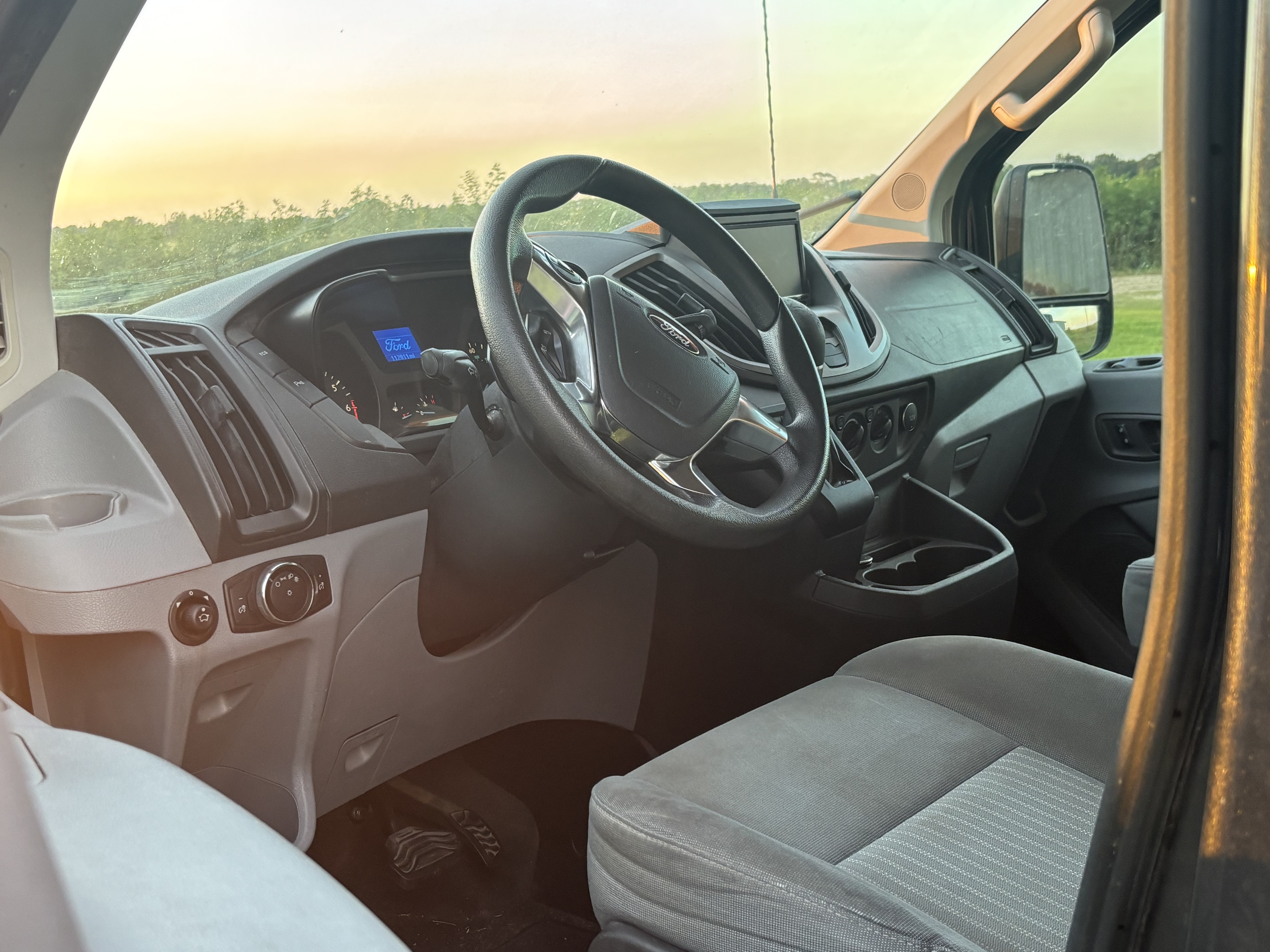 Used 2016 Ford Transit 350 XLT RWD image 9