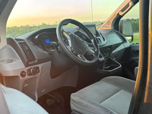 Used 2016 Ford Transit 350 XLT RWD image 9