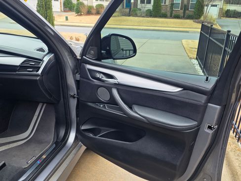 Used 2015 BMW X5 xDrive50i image 29