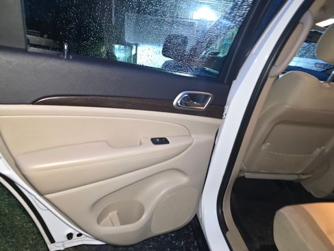 Used 2016 Jeep Grand Cherokee Laredo w/ Quick Order Package 23E image 20