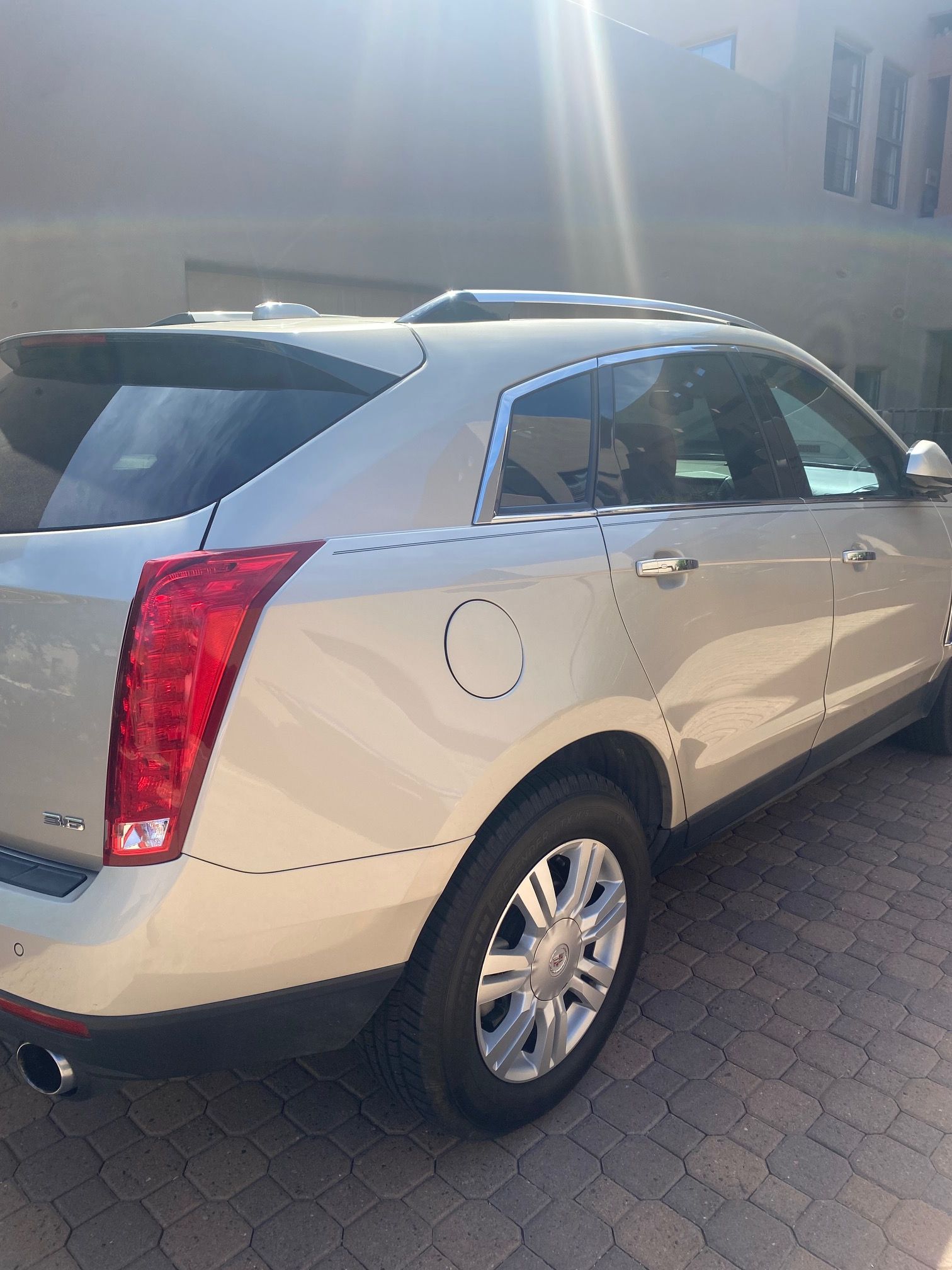 Used 2016 Cadillac SRX Luxury w/ Driver Awareness Package FWD image 6