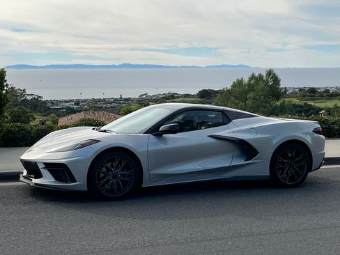 Used 2023 Chevrolet Corvette Stingray Preferred Conv w/ Z51 Performance Package RWD image 4