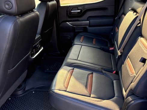 Used 2021 GMC Sierra 1500 AT4 w/ AT4 Preferred Package image 12