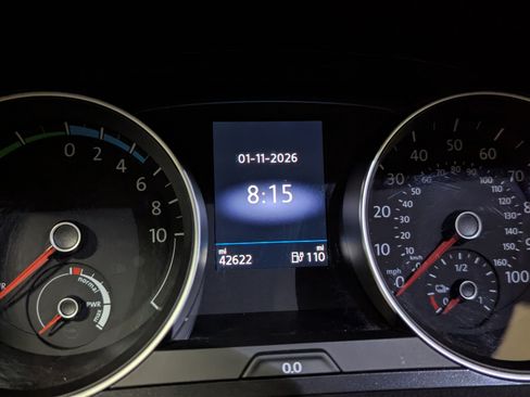 Used 2019 Volkswagen e-Golf SE w/ Driver Assistance Package image 11