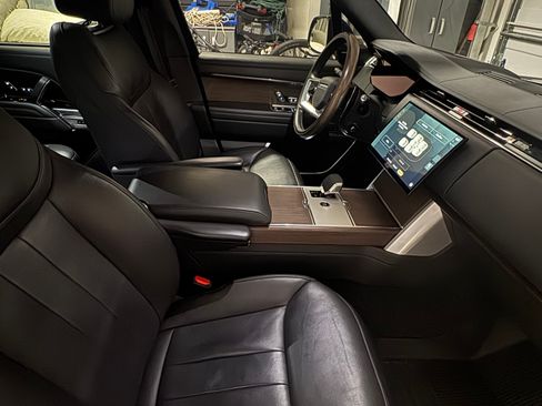 Used 2024 Land Rover Range Rover Long Wheelbase SE image 19