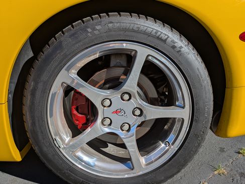 Used 2000 Chevrolet Corvette Coupe w/ Performance Handling Pkg image 15