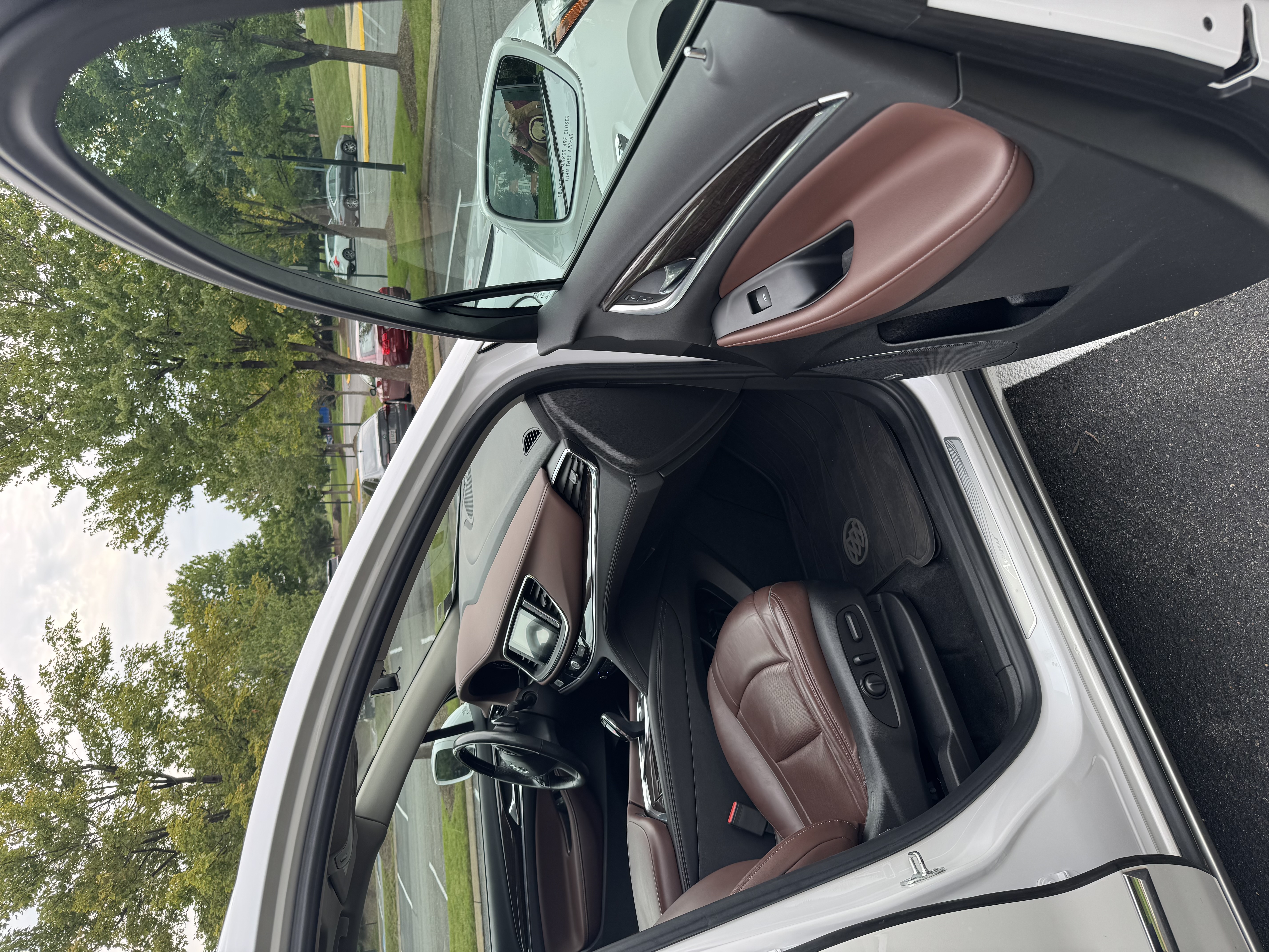 Used 2018 Buick Enclave Avenir AWD/4WD image 18