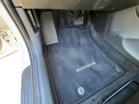 Used 2018 Hyundai Elantra GT FWD image 25