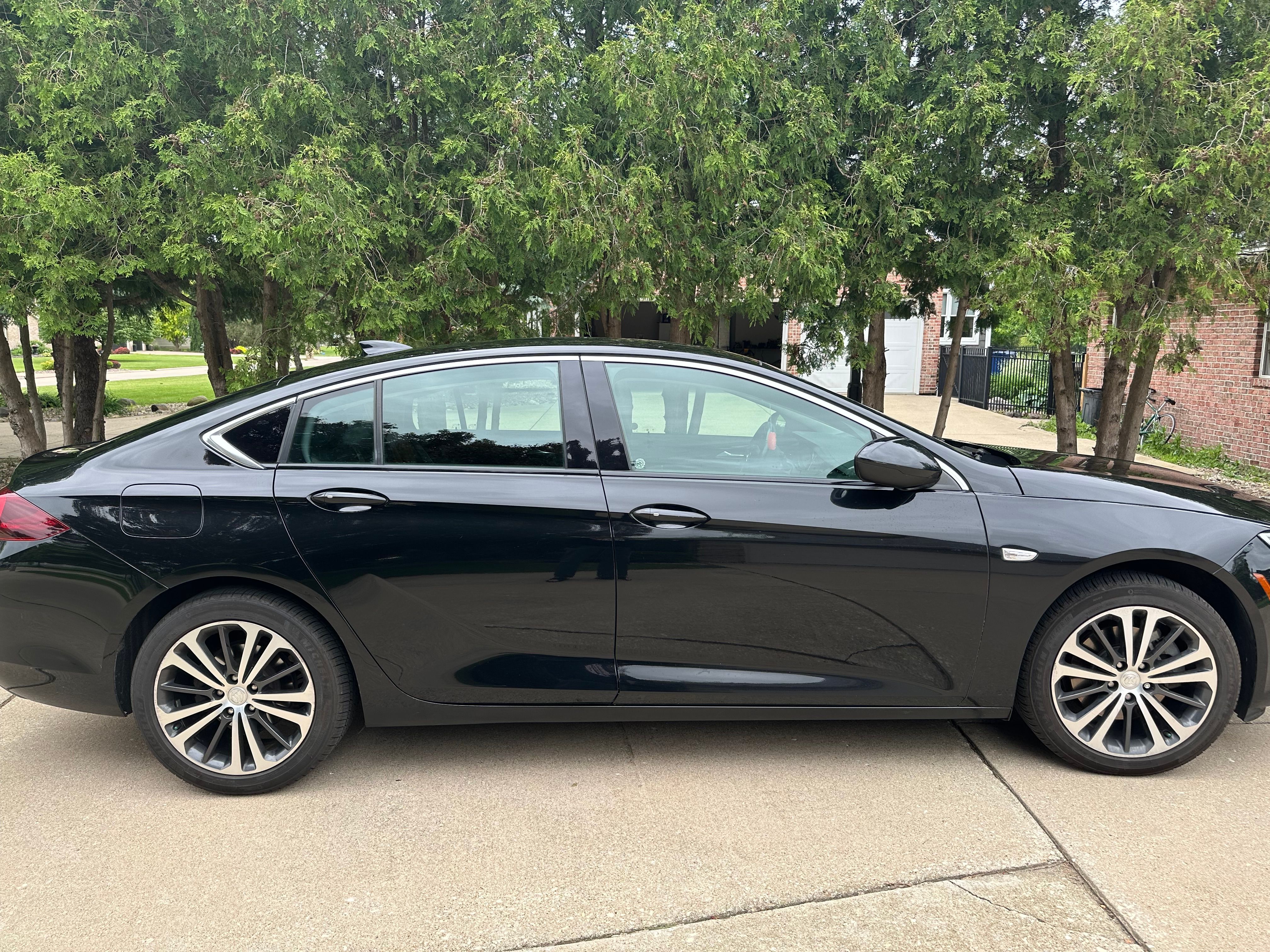 Used 2018 Buick Regal Essence w/ Driver Confidence Package #1 AWD/4WD image 8