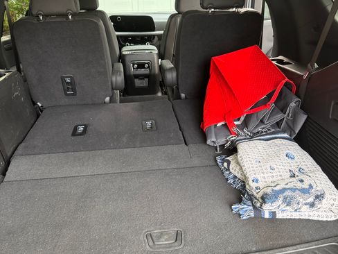 Used 2025 Chevrolet Tahoe LT w/ Comfort Package RWD image 17