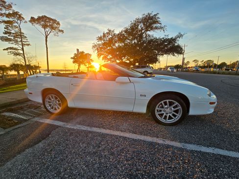 Used 1999 Chevrolet Camaro Z28 w/ SS Performance/Appearance Pkg image 4