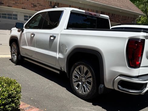 Used 2021 GMC Sierra 1500 Denali w/ Denali Ultimate Package AWD/4WD image 1