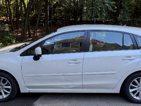 Used 2012 Subaru Impreza 2.0i Premium w/ All-Weather Pkg AWD/4WD image 2