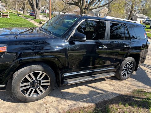 Used 2017 Toyota 4Runner Limited image 2