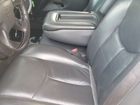 Used 2004 Chevrolet Silverado 2500 LS w/ Skid Plate Package image 8