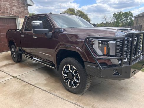 Used 2024 GMC Sierra 2500 Denali Ultimate AWD/4WD image 4