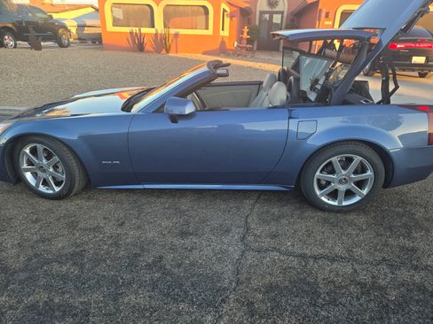 Used 2006 Cadillac XLR image 9