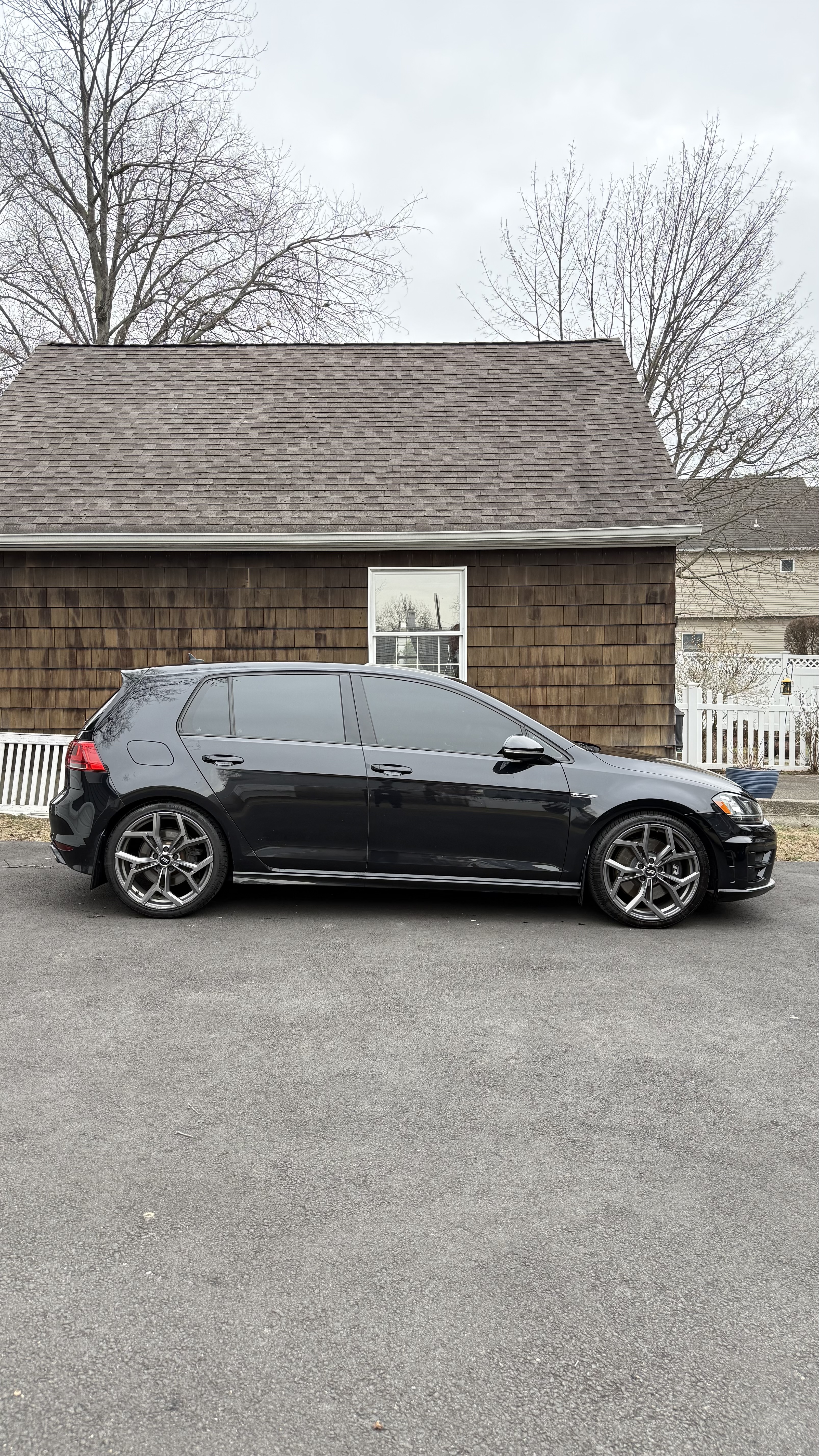 Used 2017 Volkswagen Golf 4-Door AWD/4WD image 4