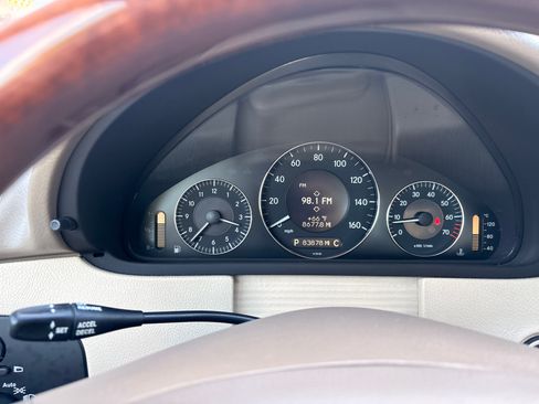 Used 2008 Mercedes-Benz CLK 350 Coupe image 8