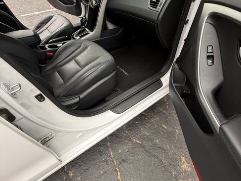 Used 2014 Hyundai Elantra GT w/ Option Group 02 FWD image 32