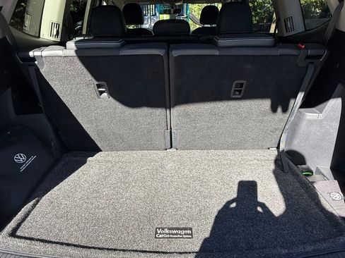 Used 2022 Volkswagen Atlas SE image 2