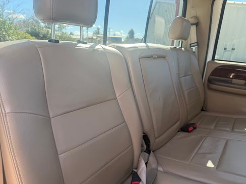 Used 2004 Ford F250 XLT image 9