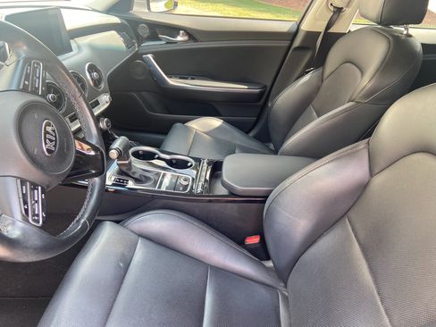 Used 2018 Kia Stinger Premium AWD/4WD image 4