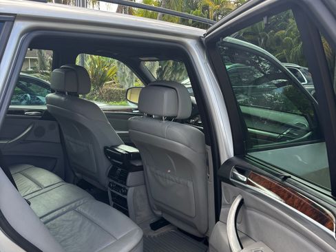 Used 2009 BMW X5 xDrive48i image 11