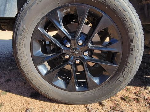 Used 2021 Jeep Gladiator Overland image 19