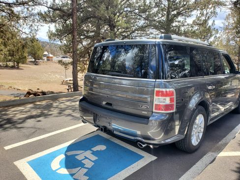 Used 2017 Ford Flex SEL w/ Equipment Group 202A image 2