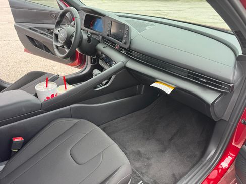 Used 2026 Hyundai Elantra Sport FWD image 5