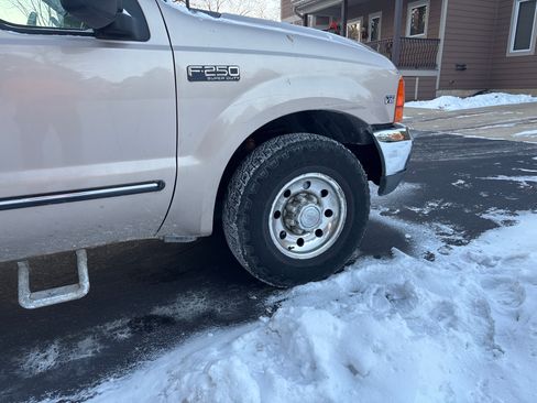Used 1999 Ford F250 2WD Regular Cab Super Duty image 16